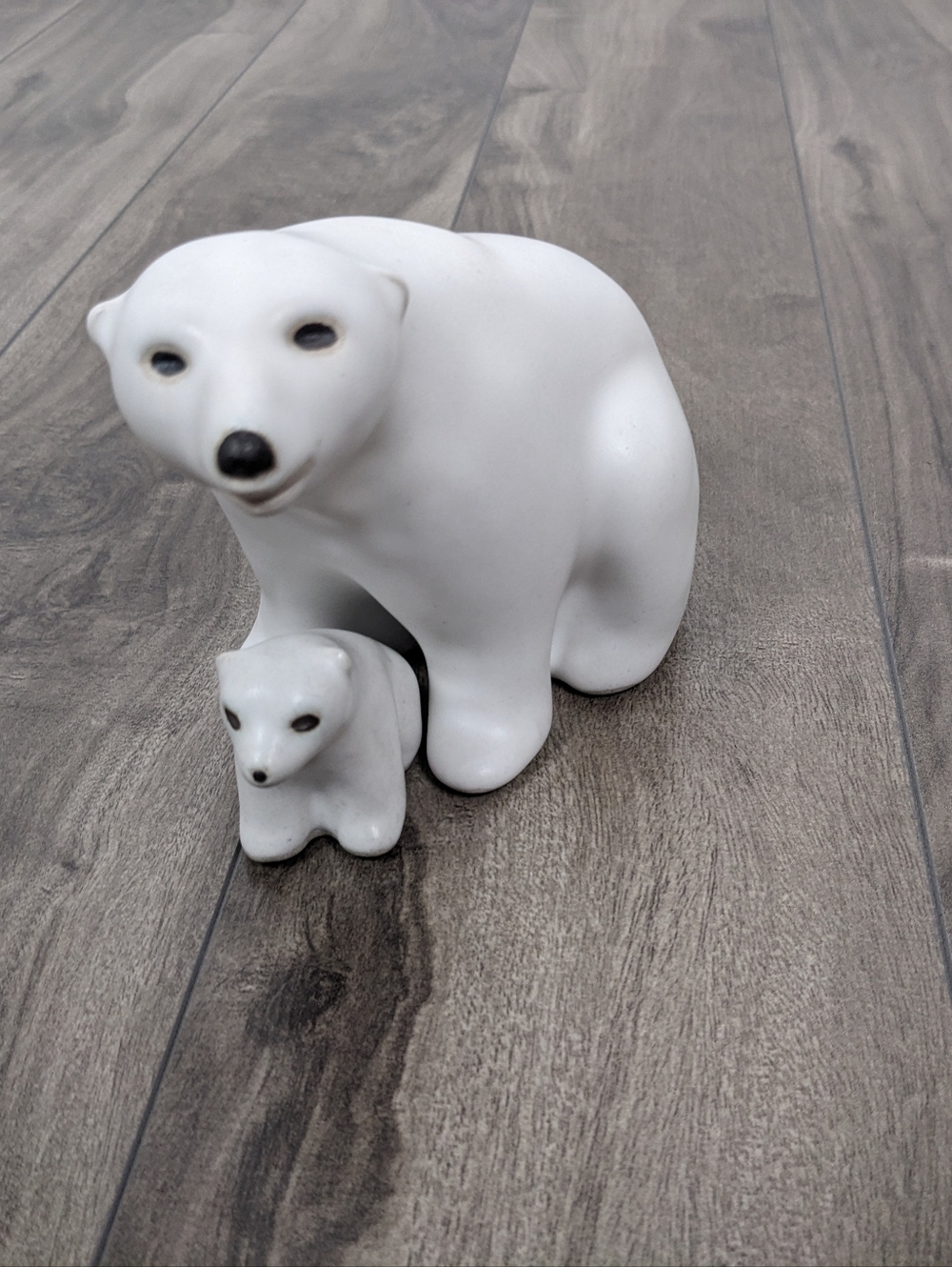 POD Ceramic Polar Bear with Cub Figurines